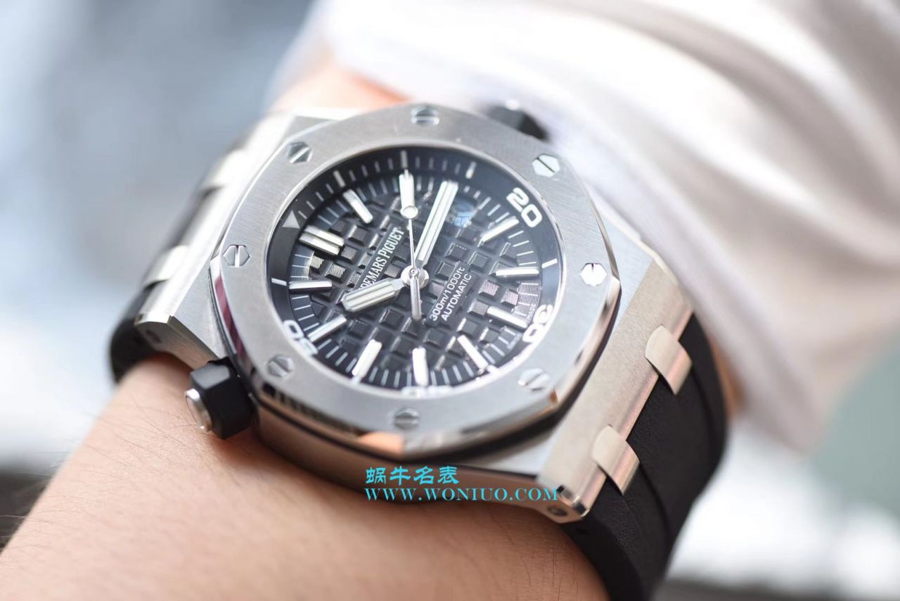   JF视频评测爱彼皇家橡树离岸型系列15703ST.OO.A002CA.01腕表，全新V9S超强版正式闪亮登场 / AP156