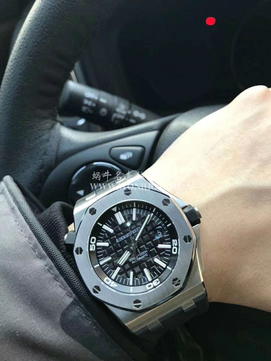   JF视频评测爱彼皇家橡树离岸型系列15703ST.OO.A002CA.01腕表，全新V9S超强版正式闪亮登场 / AP156