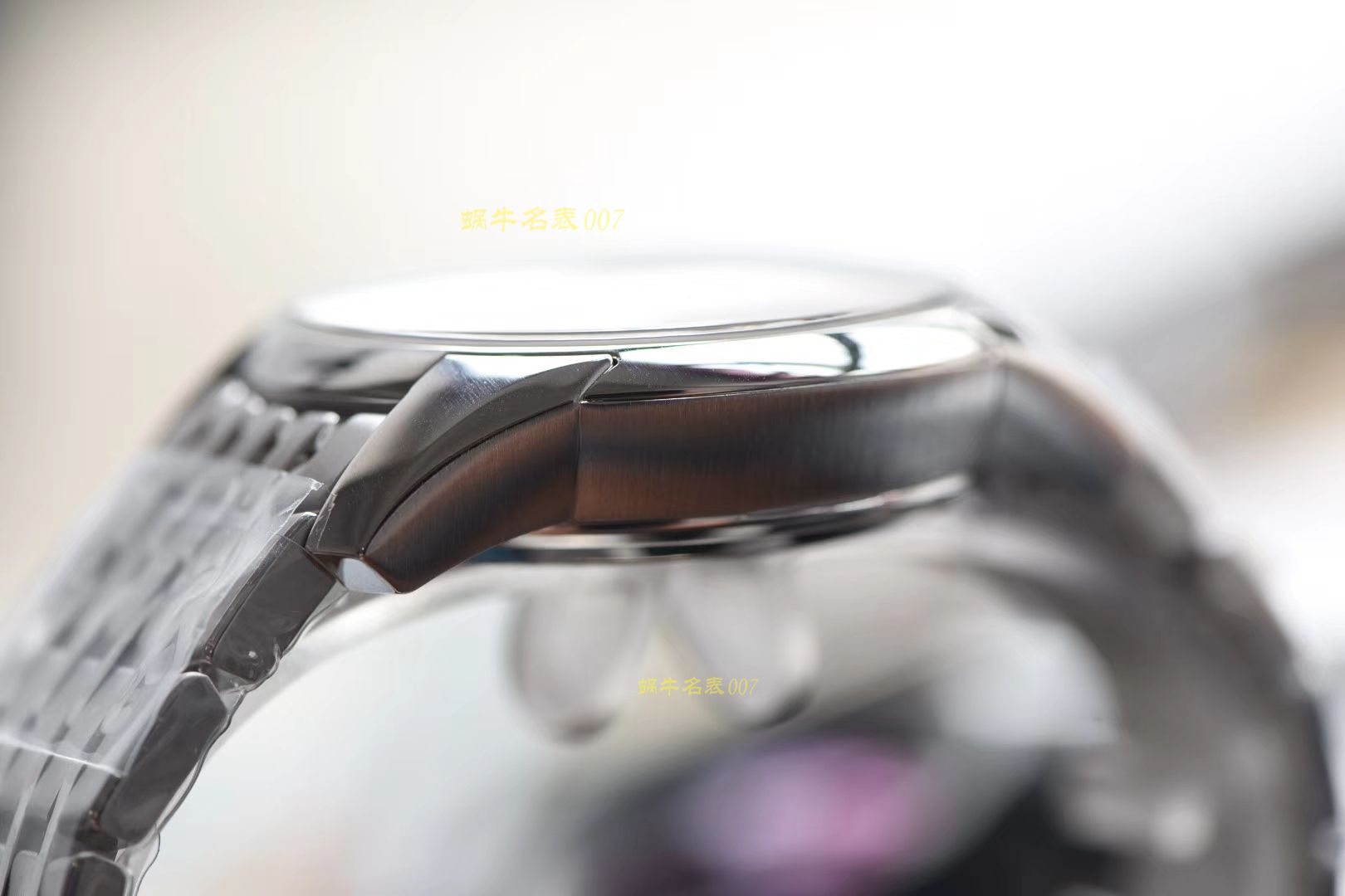欧米茄碟飞系列431.10.41.21.01.001腕表  VS 新品 ：蝶飞经典黑 搭载同轴8500机芯上市 / M357