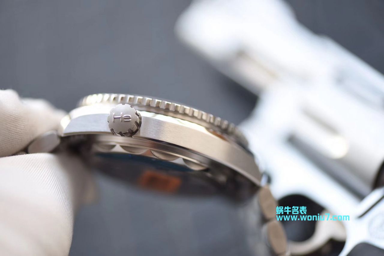 视频评测表与真表的区别？什么叫表  VS厂OMEGA欧米茄表海洋宇宙600米“四分之一橙”腕表 / M389
