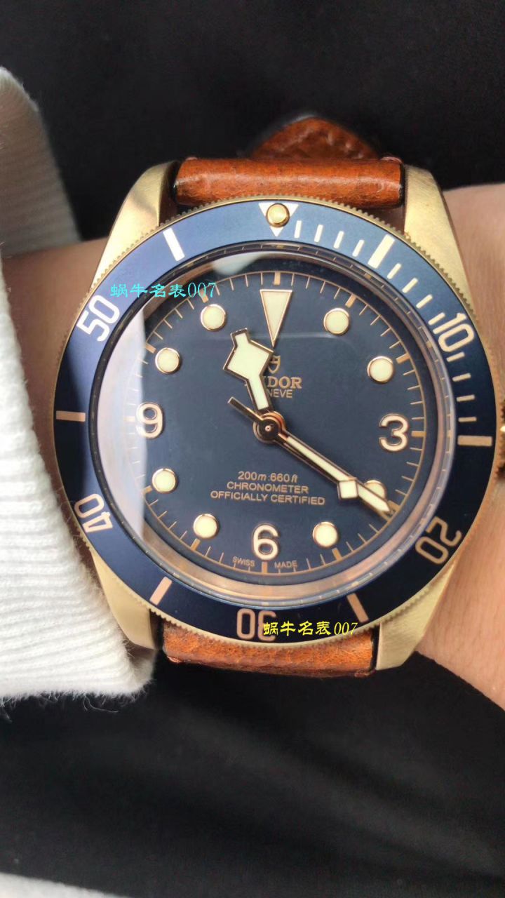 帝舵碧湾系列M79250BA-0001腕表高XF新品首发：贝克汉姆同款－最新帝驼碧湾青铜型－小铜盾   / DT033