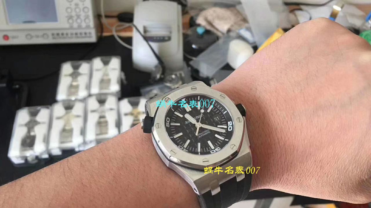   JF视频评测爱彼皇家橡树离岸型系列15703ST.OO.A002CA.01腕表，全新V9S超强版正式闪亮登场 / AP156