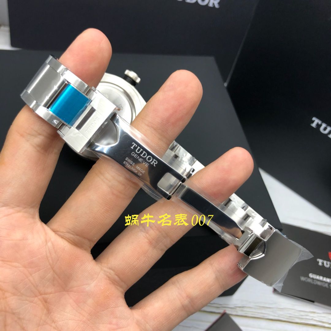   渠道原单  帝舵碧湾系列M79540-0004腕表 / DT037