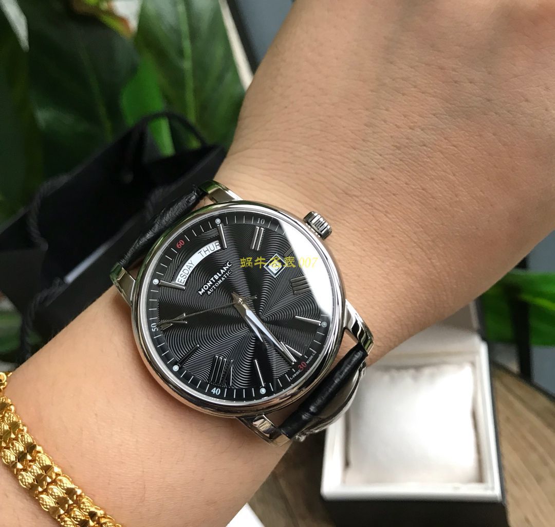   渠道原单MONTBLANC  万宝龙4810系列U0115937、U0115936腕表 / M019