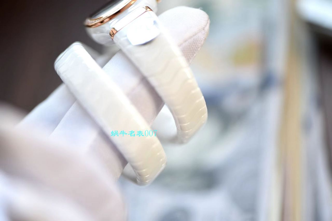   BV厂BVLGARI蛇形女表  宝格丽SERPENTI系列102734，102613 SPC35WGDWCGD1.1T白面黑面陶瓷腕表 / BG029