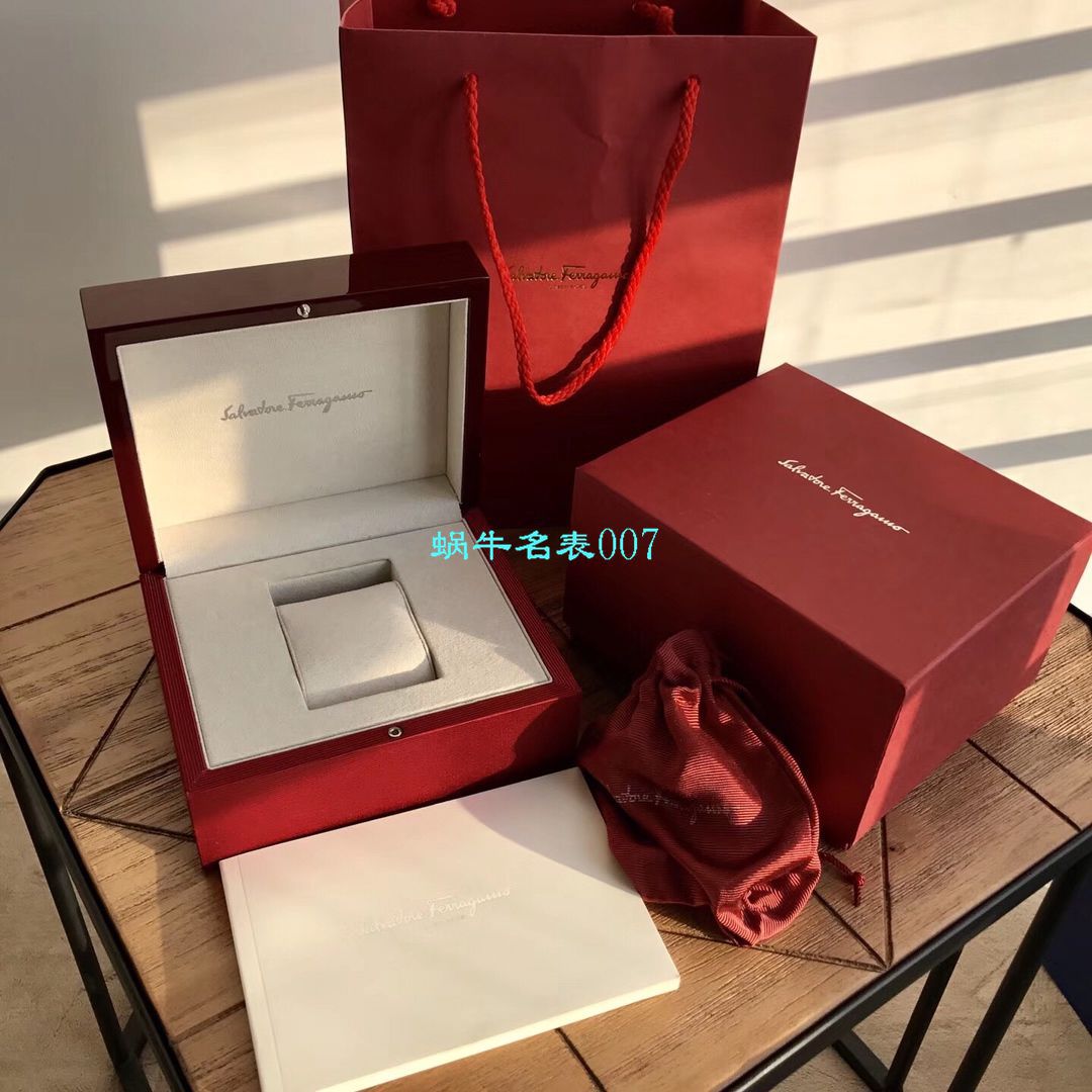   渠道原单  菲拉格慕Ferragamo F-80系列碳素纤维男士腕表 / FEL011