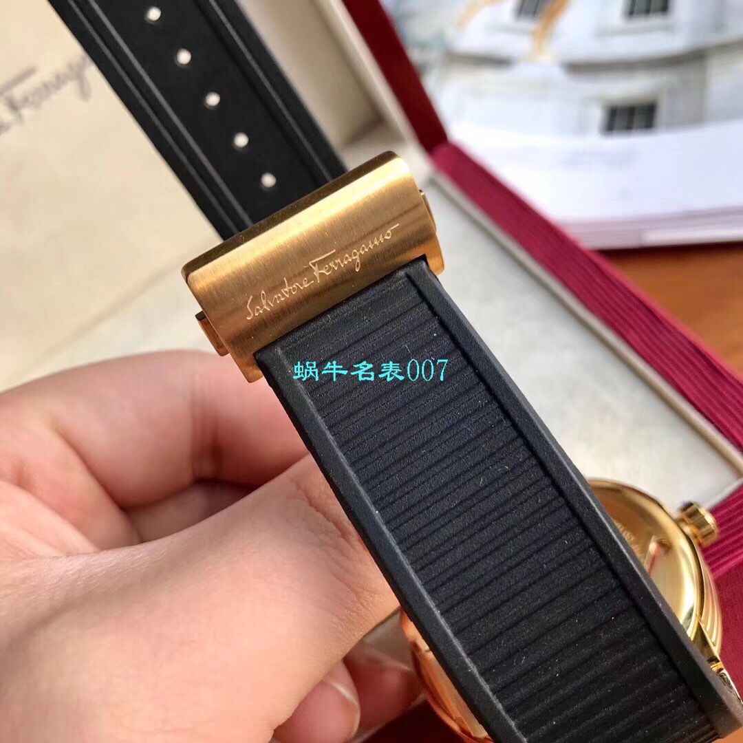   渠道原单  菲拉格慕最新款计时石英男表这款类似AP的表壳设计 / FEL013