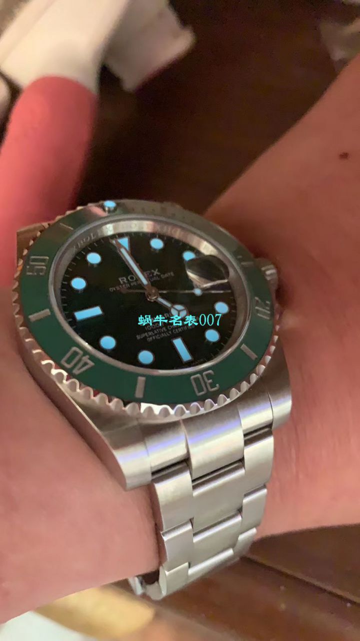 视频评测最完‎美​Rolex绿水鬼‎SUBN厂V10升​级版  劳力士潜航者型系列116610LV-97200绿盘腕表 / R392