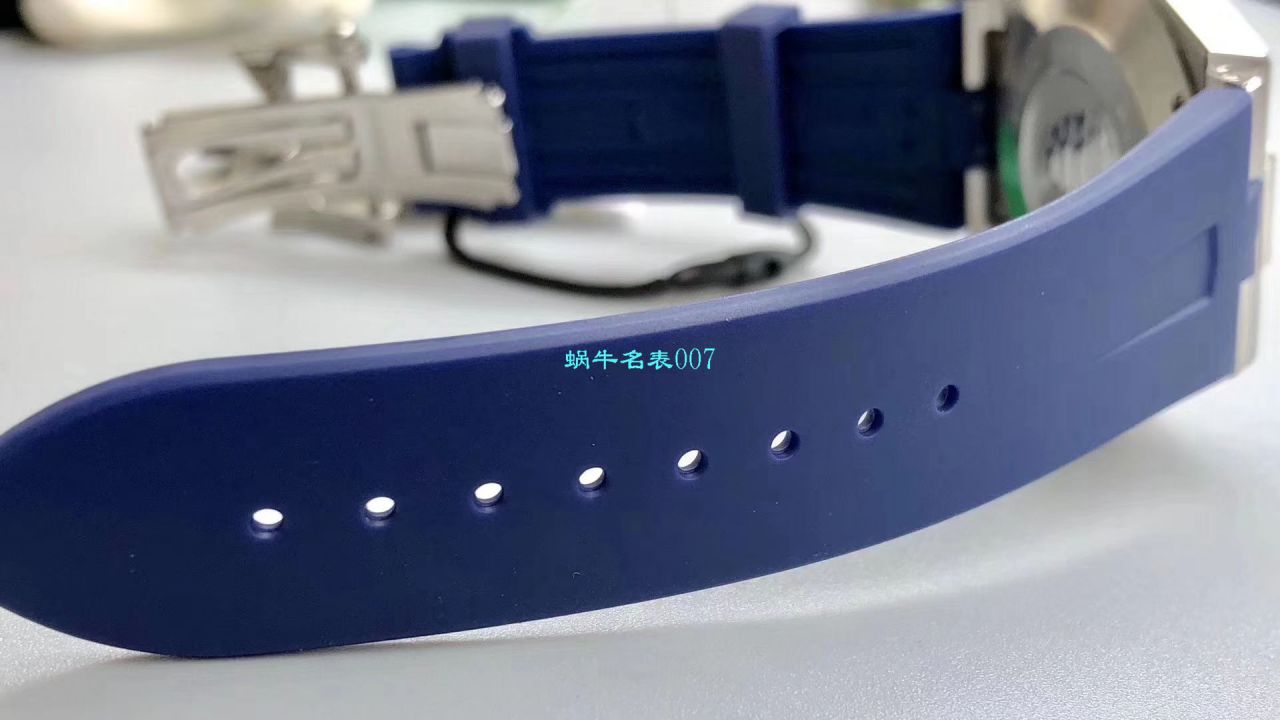   8F高江诗丹顿纵横四海系列4500V/110A-B128腕表 / JS051