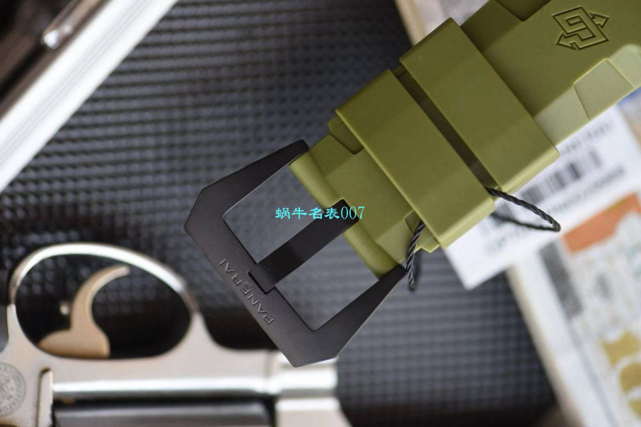   VS厂新品军绿面英雄情结  沛纳海SUBMERSIBLE 潜行系列PAM00961腕表 / VSPAM961