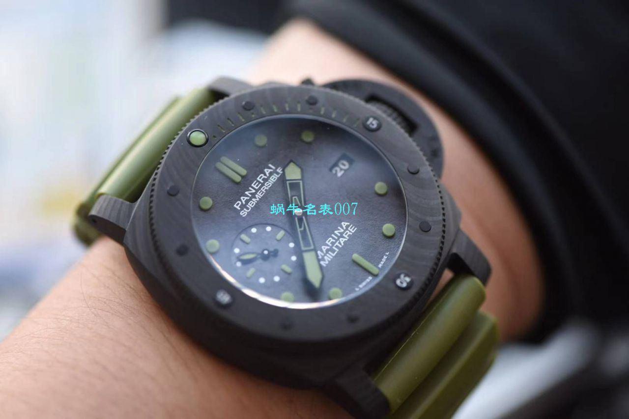   VS厂新品军绿面英雄情结  沛纳海SUBMERSIBLE 潜行系列PAM00961腕表 / VSPAM961