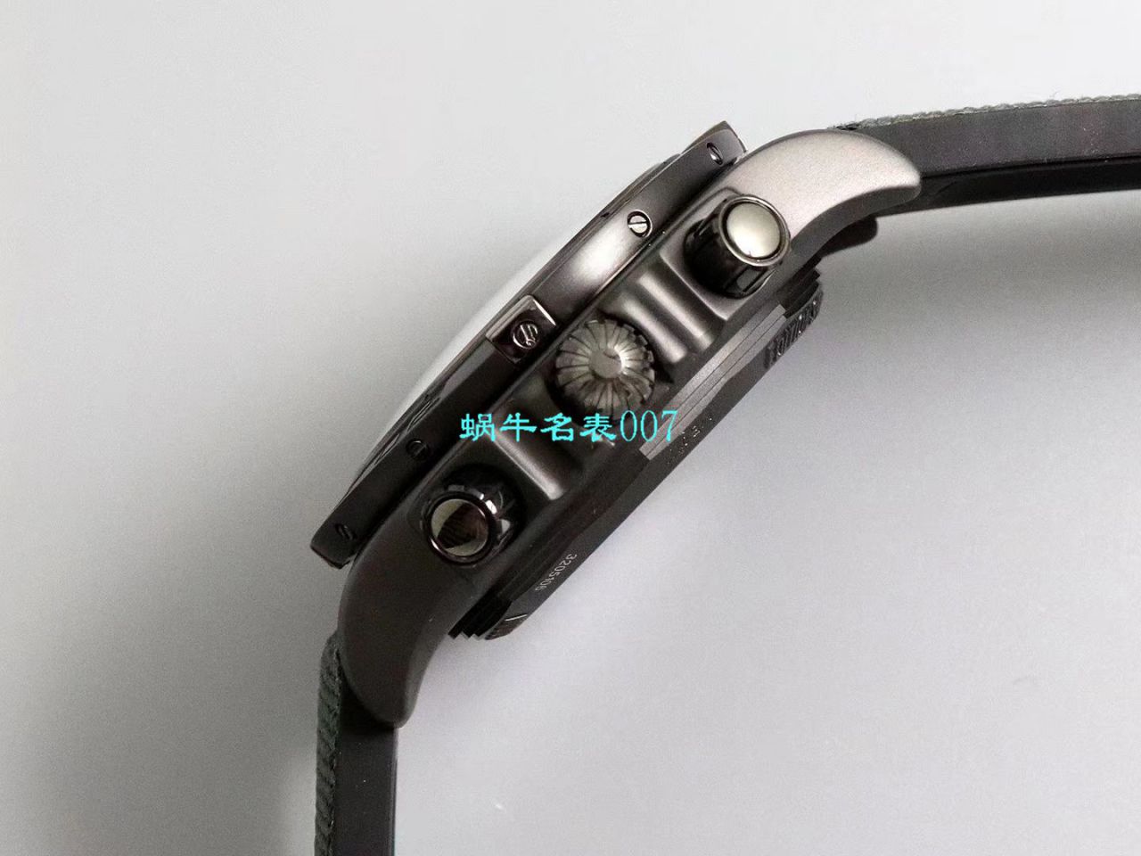   GF厂百年灵机械终极计时黑鹰腕表系列MB0111C2.BD07.153S.M20D.2腕表 / BL123