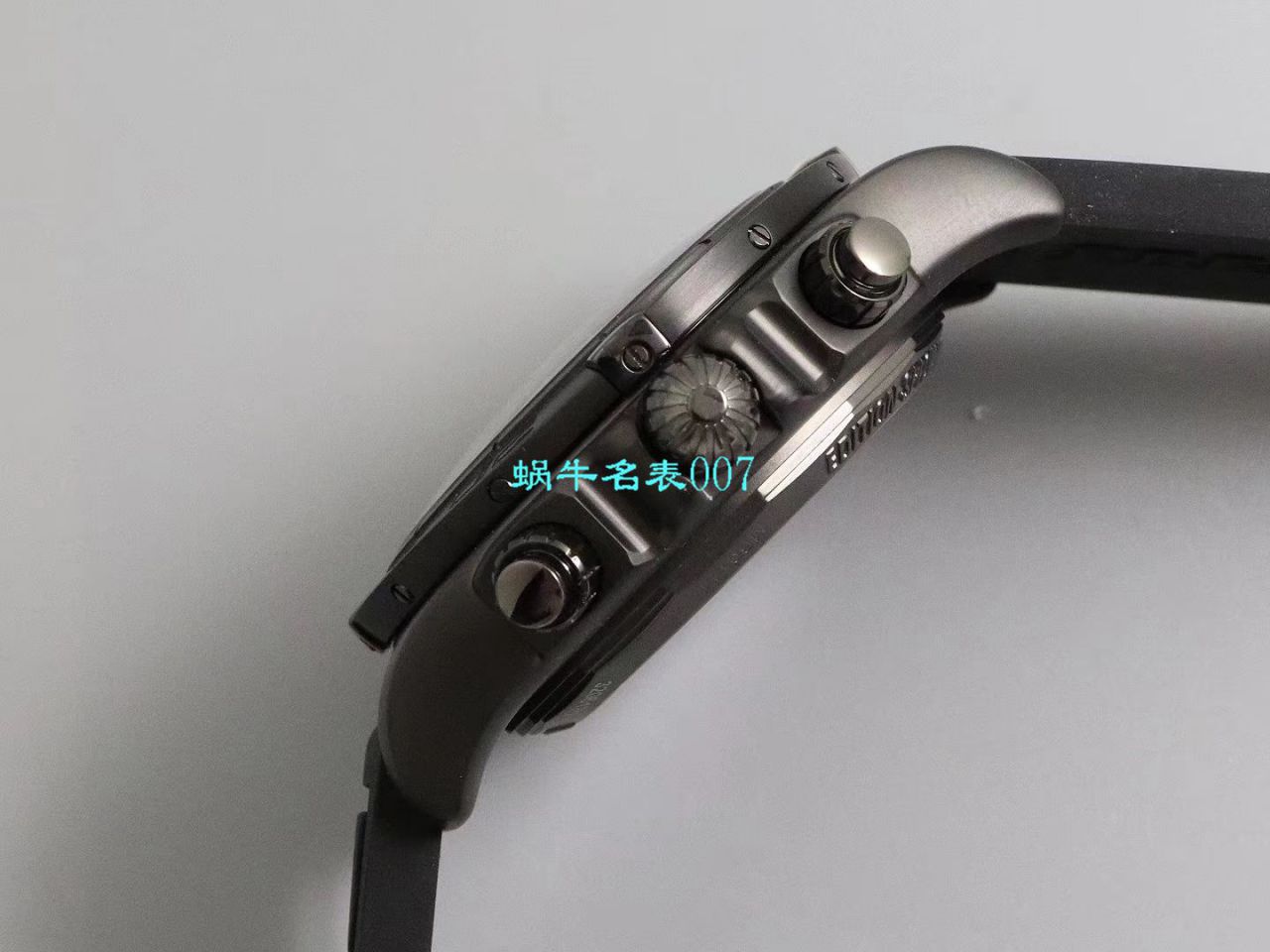   GF厂百年灵机械终极计时黑鹰腕表系列MB0111C2.BD07.153S.M20D.2腕表 / BL123