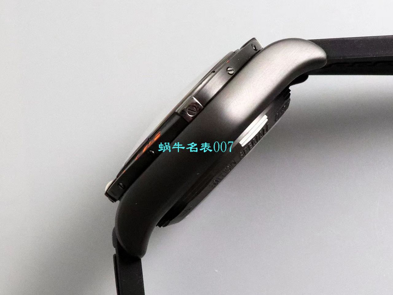   GF厂百年灵机械终极计时黑鹰腕表系列MB0111C2.BD07.153S.M20D.2腕表 / BL123