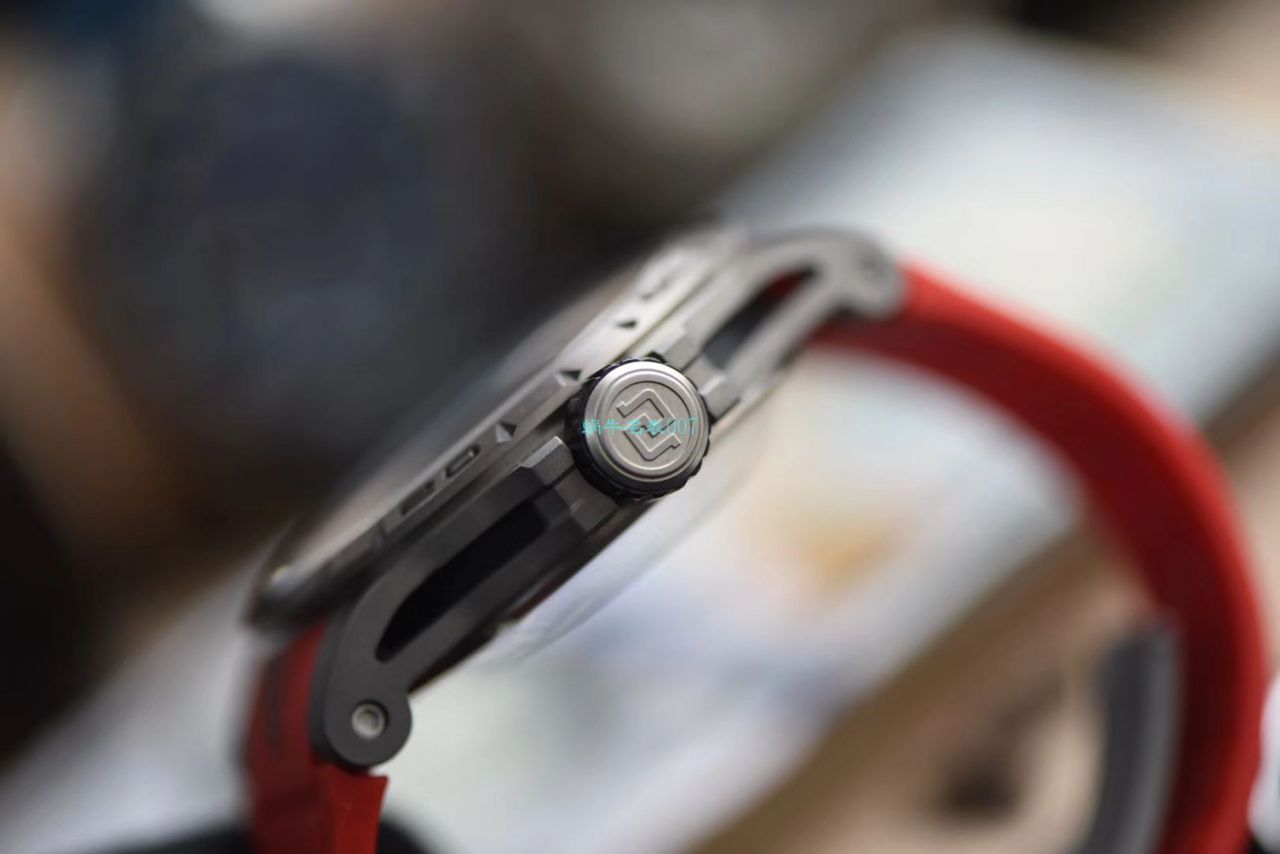 视频评测BBR厂官网陀飞轮罗杰杜彼Roger Dubuis王者RDDBEX0479红面表带腕表 / LJ067
