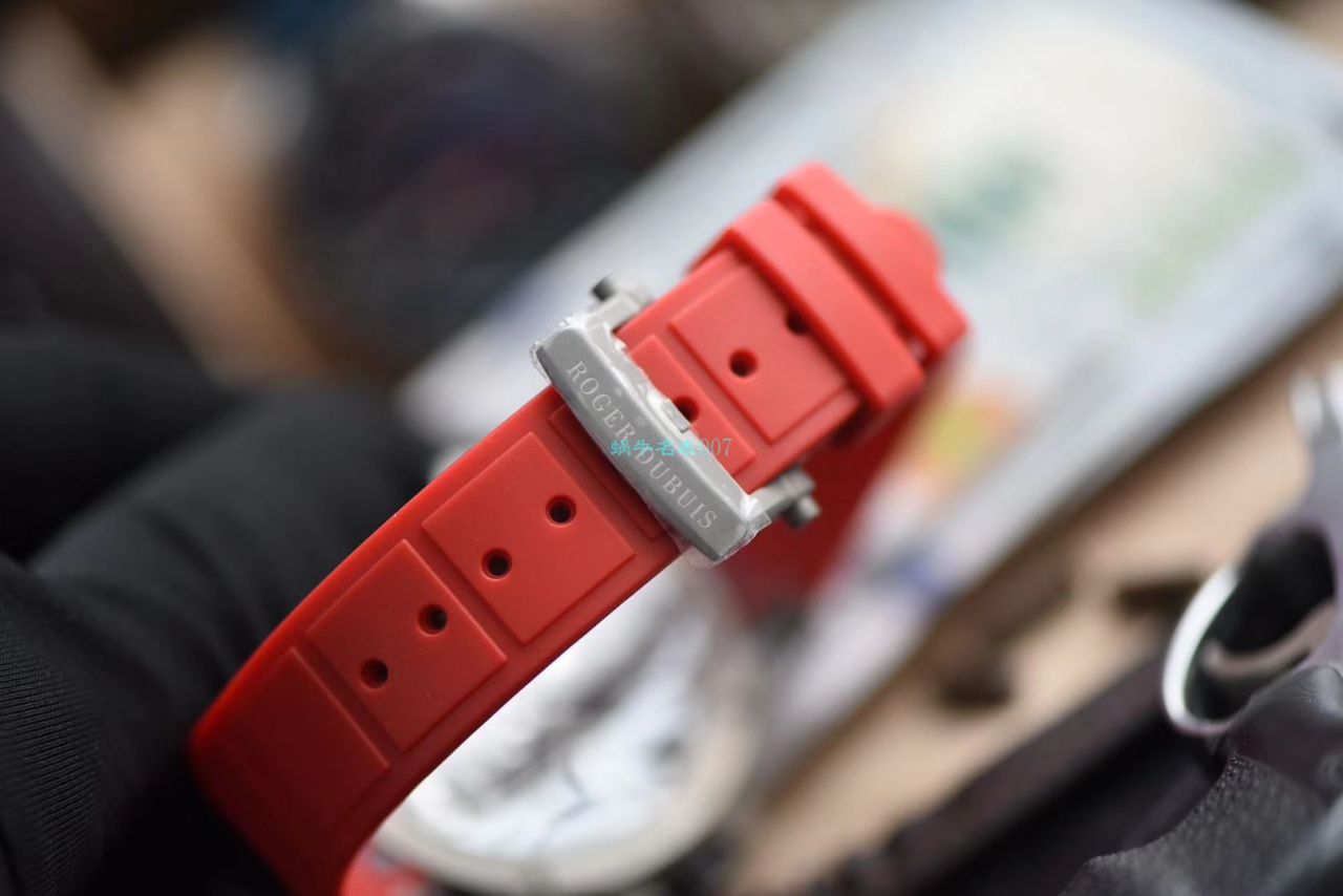 视频评测BBR厂官网陀飞轮罗杰杜彼Roger Dubuis王者RDDBEX0479红面表带腕表 / LJ067