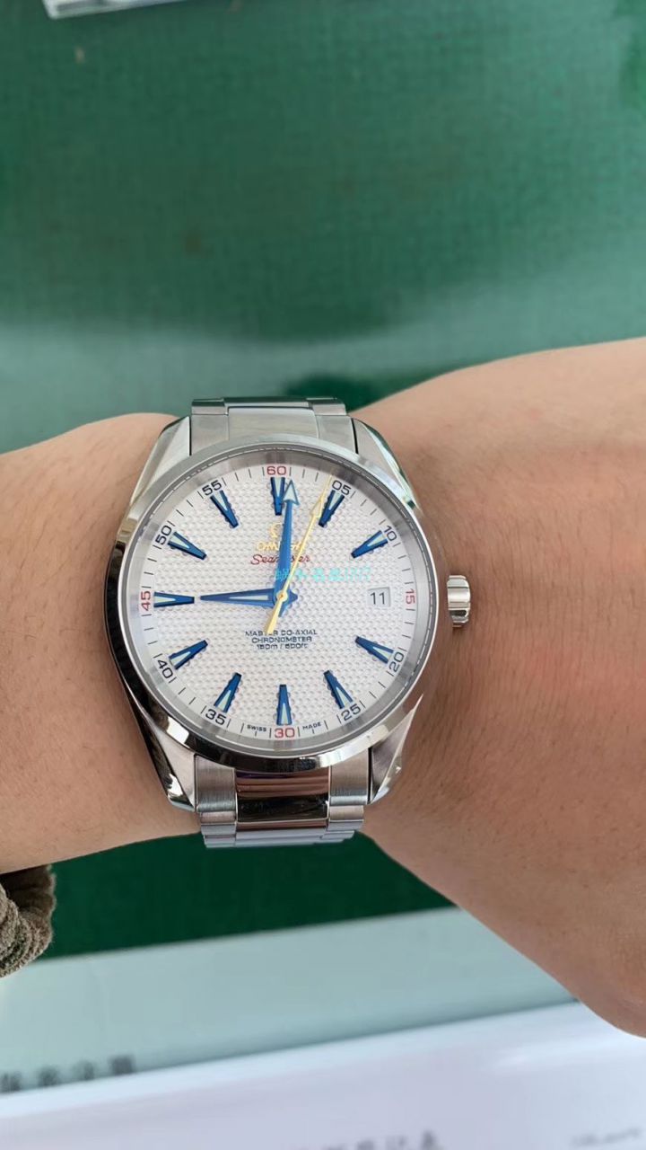   VS  欧米茄海马系列Aqua Terra“莱德杯”高尔夫231.10.42.21.02.005限量版腕表 / M358