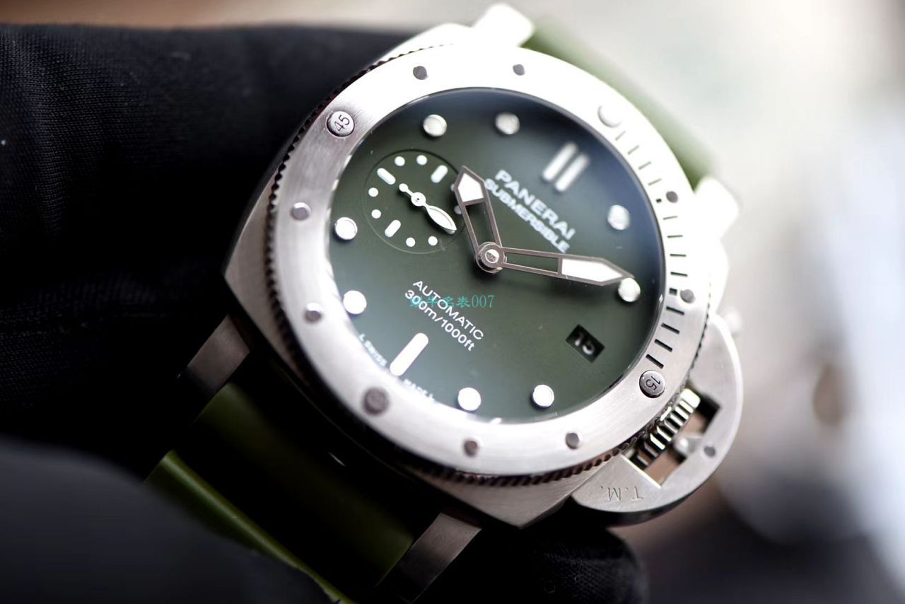 视频评测最好的网站  VS厂沛纳海SUBMERSIBLE 潜行PAM01055腕表 / VSPAM1055VV