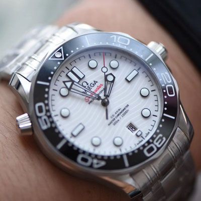 VS厂欧米茄海马300米210.32.42.20.04.001腕表 / R719