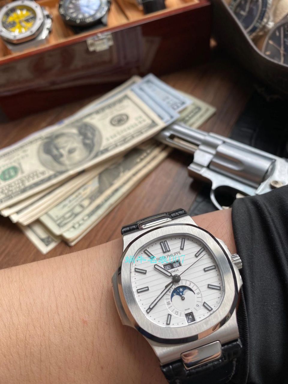 GR厂百达翡丽PatekPhilippe手表多少钱鹦鹉螺V2真月相5726/1A-014皮带款 / BD326