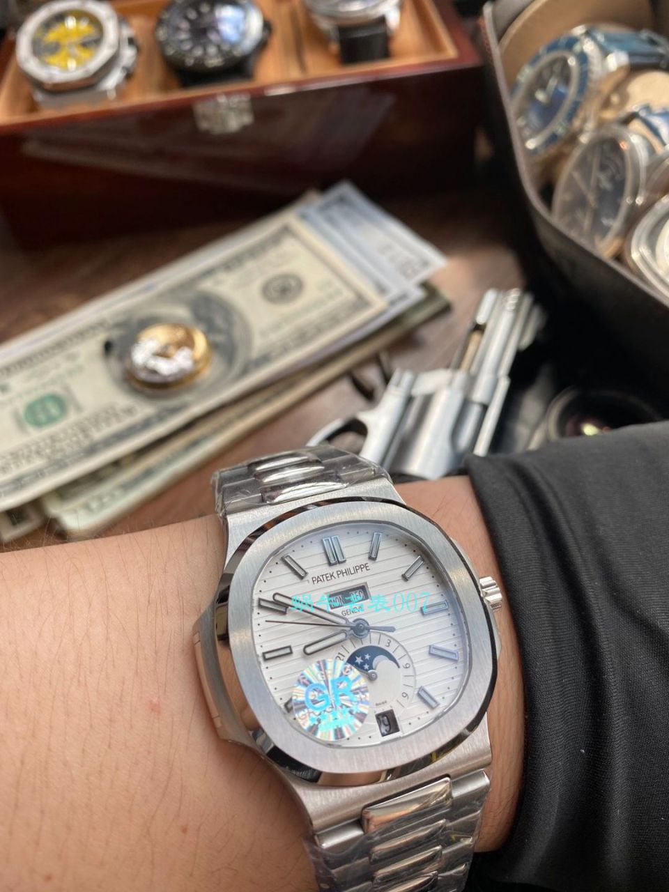 GR厂百达翡丽PatekPhilippe手表多少钱鹦鹉螺V2真月相5726/1A-014皮带款 / BD326