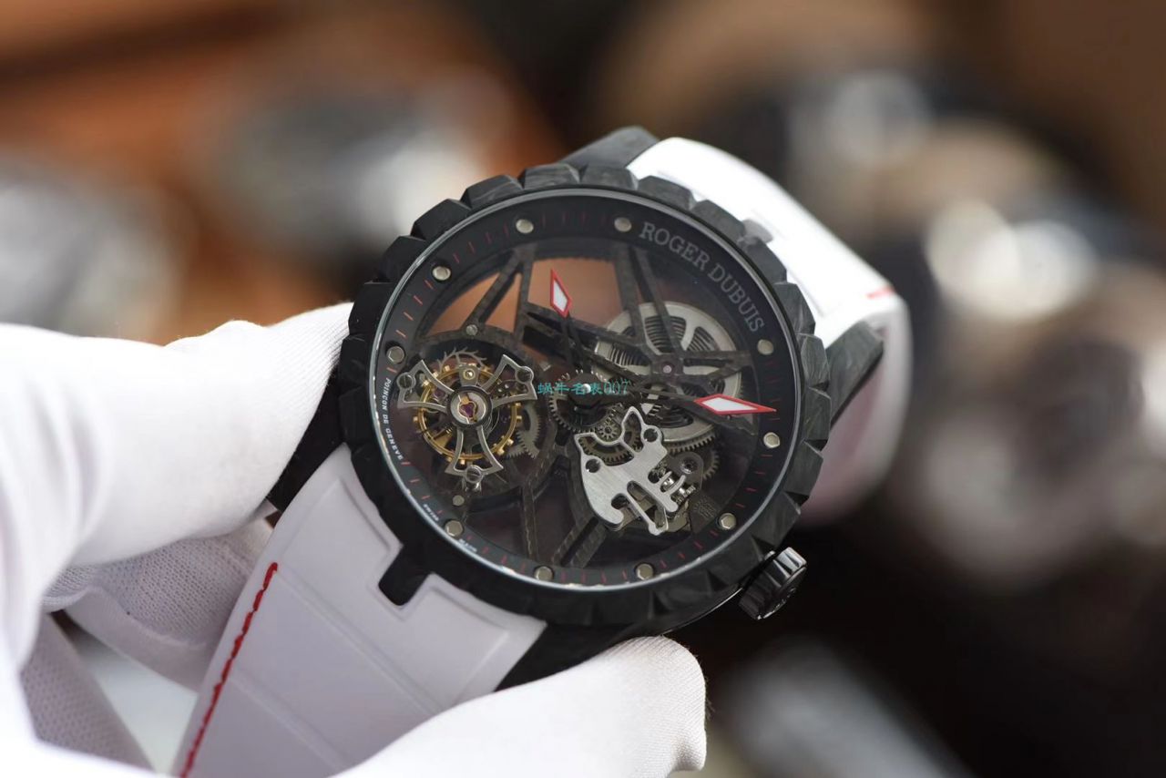 BBR厂罗杰杜彼Roger Dubuis王者系列碳纤维陀飞轮DBEX0577腕表 / LJ092