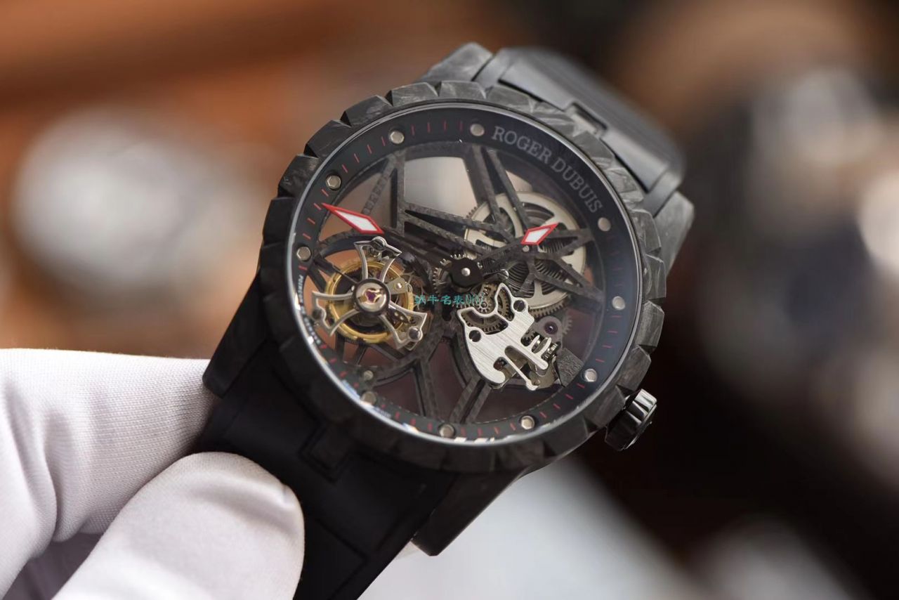 BBR厂罗杰杜彼Roger Dubuis王者系列碳纤维陀飞轮DBEX0577腕表 / LJ092