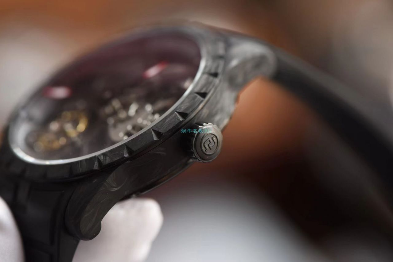 BBR厂罗杰杜彼Roger Dubuis王者系列碳纤维陀飞轮DBEX0577腕表 / LJ092