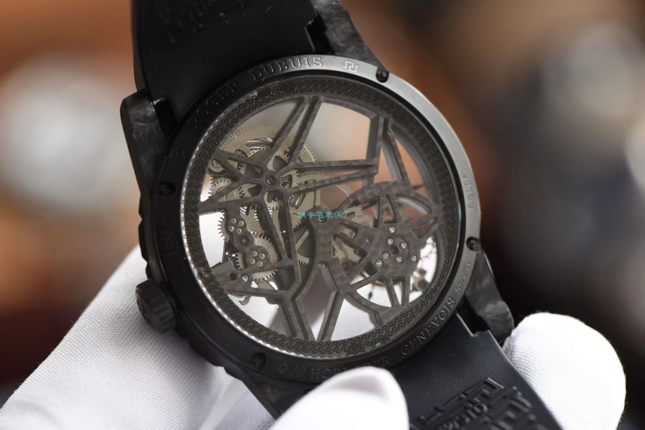 BBR厂罗杰杜彼Roger Dubuis王者系列碳纤维陀飞轮DBEX0577腕表 / LJ092