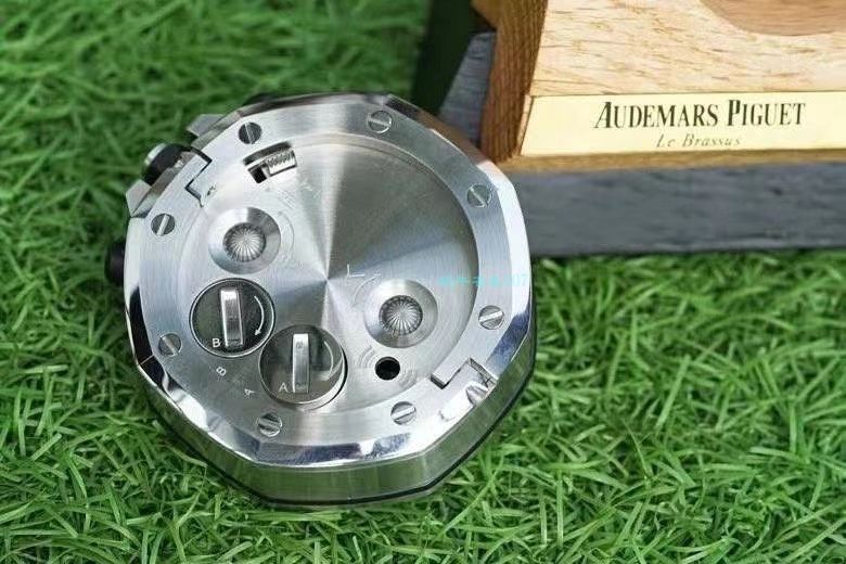 CK厂Audemars Piguet爱彼皇家橡树离岸型26470经典致敬桌钟座钟腕表 / AP219 CK厂Audemars Piguet爱彼皇家橡树离岸型26470经典致敬桌钟座钟腕表 / AP219