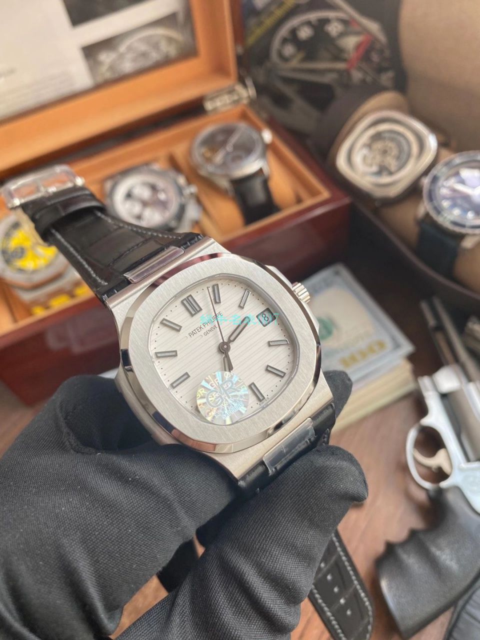 GR厂V2版百达翡丽运动优雅鹦鹉螺5711/1A 010腕表 / BD350