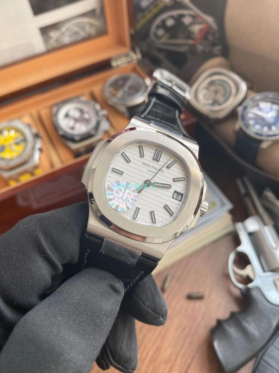 GR厂V2版百达翡丽运动优雅鹦鹉螺5711/1A 010腕表 / BD350