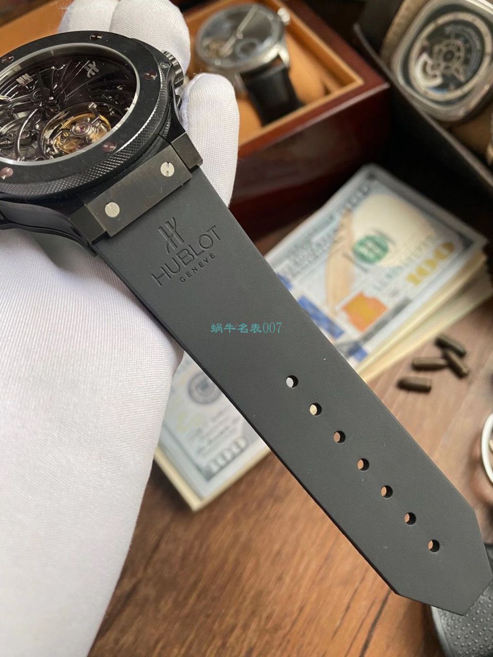 视频评测最靠谱的商家  宇舶陀飞轮304.TX.1170.LR 不同版本对比视频 / YB112