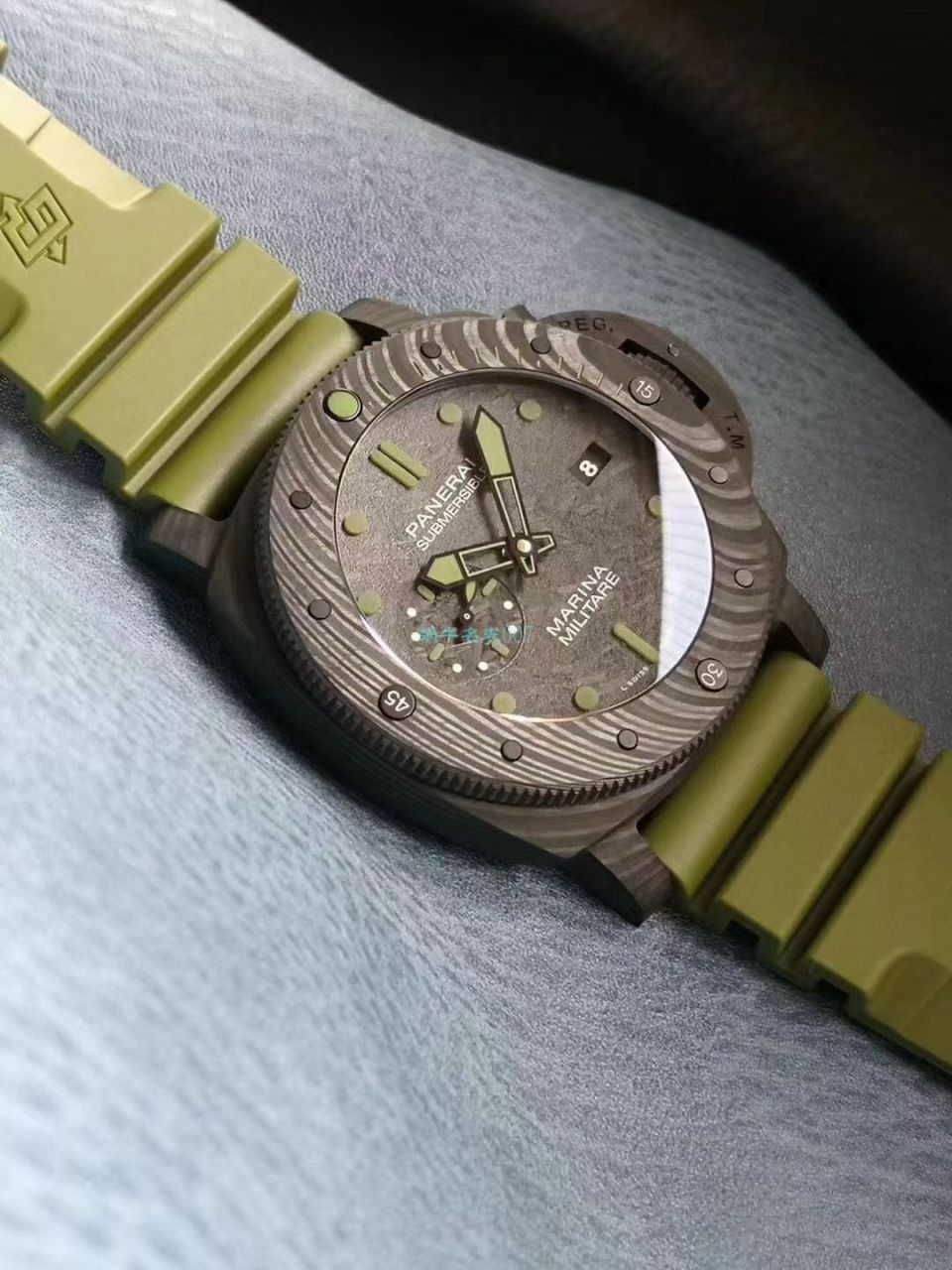  VS厂新品军绿面英雄情结  沛纳海SUBMERSIBLE 潜行系列PAM00961腕表 / VSPAM961