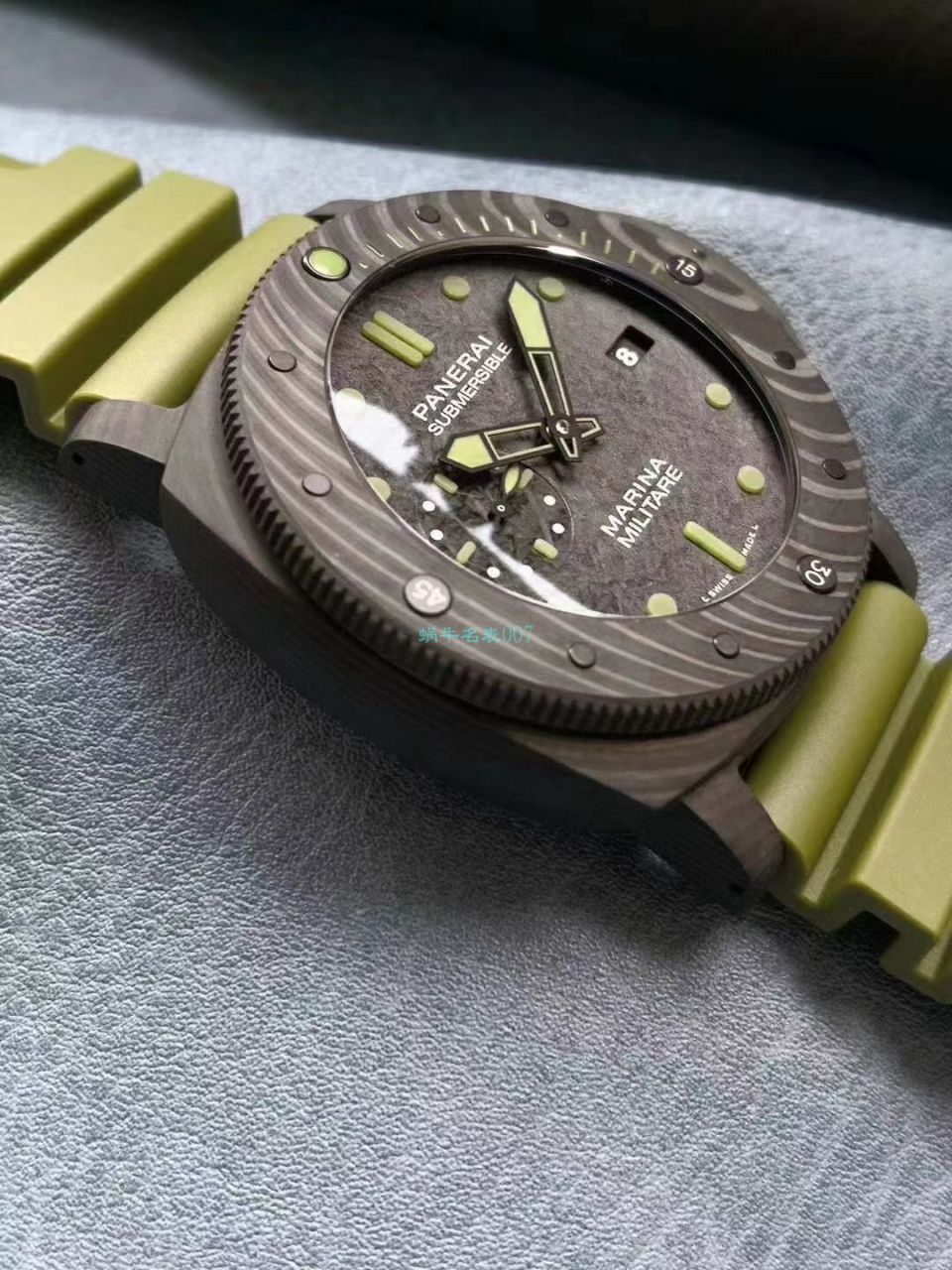   VS厂新品军绿面英雄情结  沛纳海SUBMERSIBLE 潜行系列PAM00961腕表 / VSPAM961
