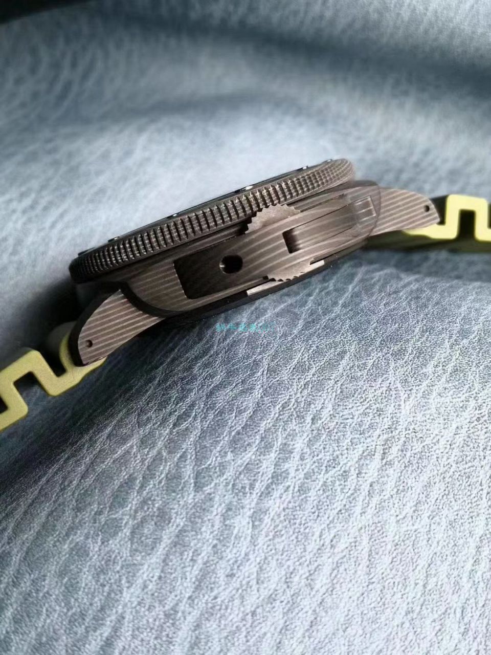   VS厂新品军绿面英雄情结  沛纳海SUBMERSIBLE 潜行系列PAM00961腕表 / VSPAM961
