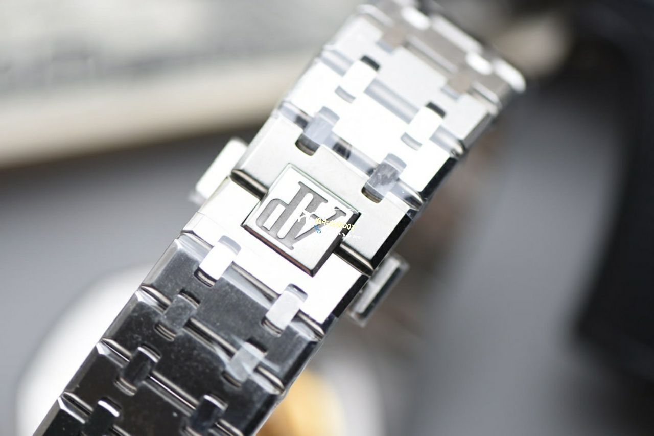 视频评测APS钢王一体机爱彼15500ST.OO.1220ST.01和15500ST.OO.1220ST.03等 / AP226 视频评测APS钢王一体机爱彼15500ST.OO.1220ST.01和15500ST.OO.1220ST.03等 / AP226