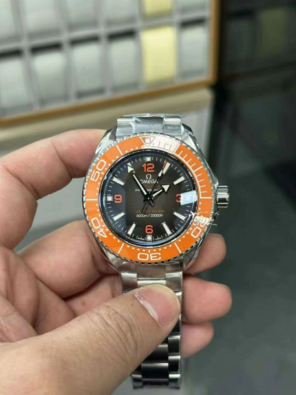 VS厂欧米茄海马6000米海王215.30.46.21.06.001 / M782