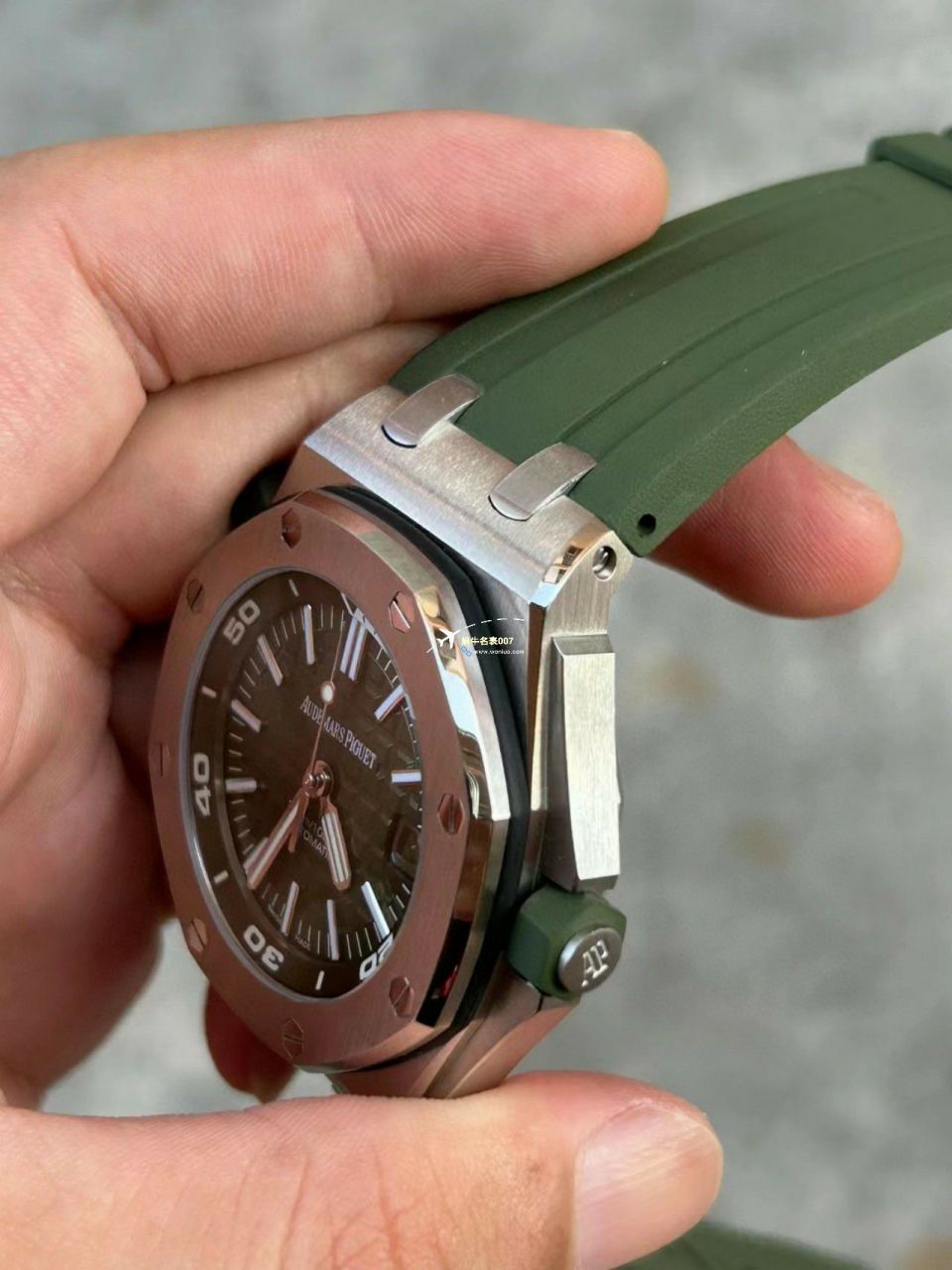 视频评测APS厂一体机最好爱彼皇家橡树离岸型系列15710ST.OO.A002CA.01腕表 / AP225 视频评测APS厂一体机最好爱彼皇家橡树离岸型系列15710ST.OO.A002CA.01腕表 / AP225