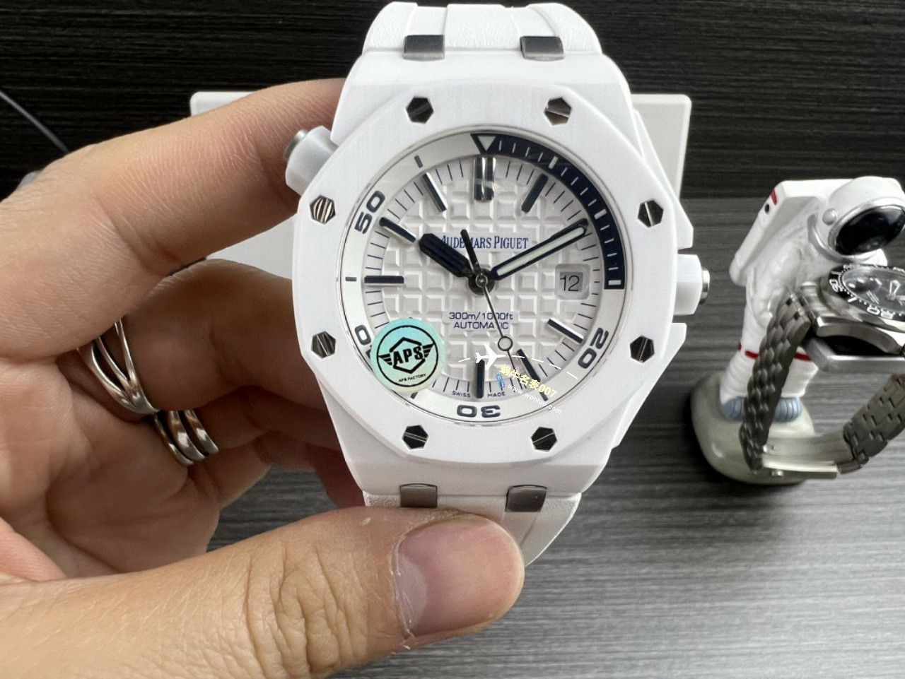 APS厂一体机爱彼皇家橡树离岸型白黑陶瓷15707CB.OO.A010CA.01，15707CE.OO.A002CA.01 / AP239