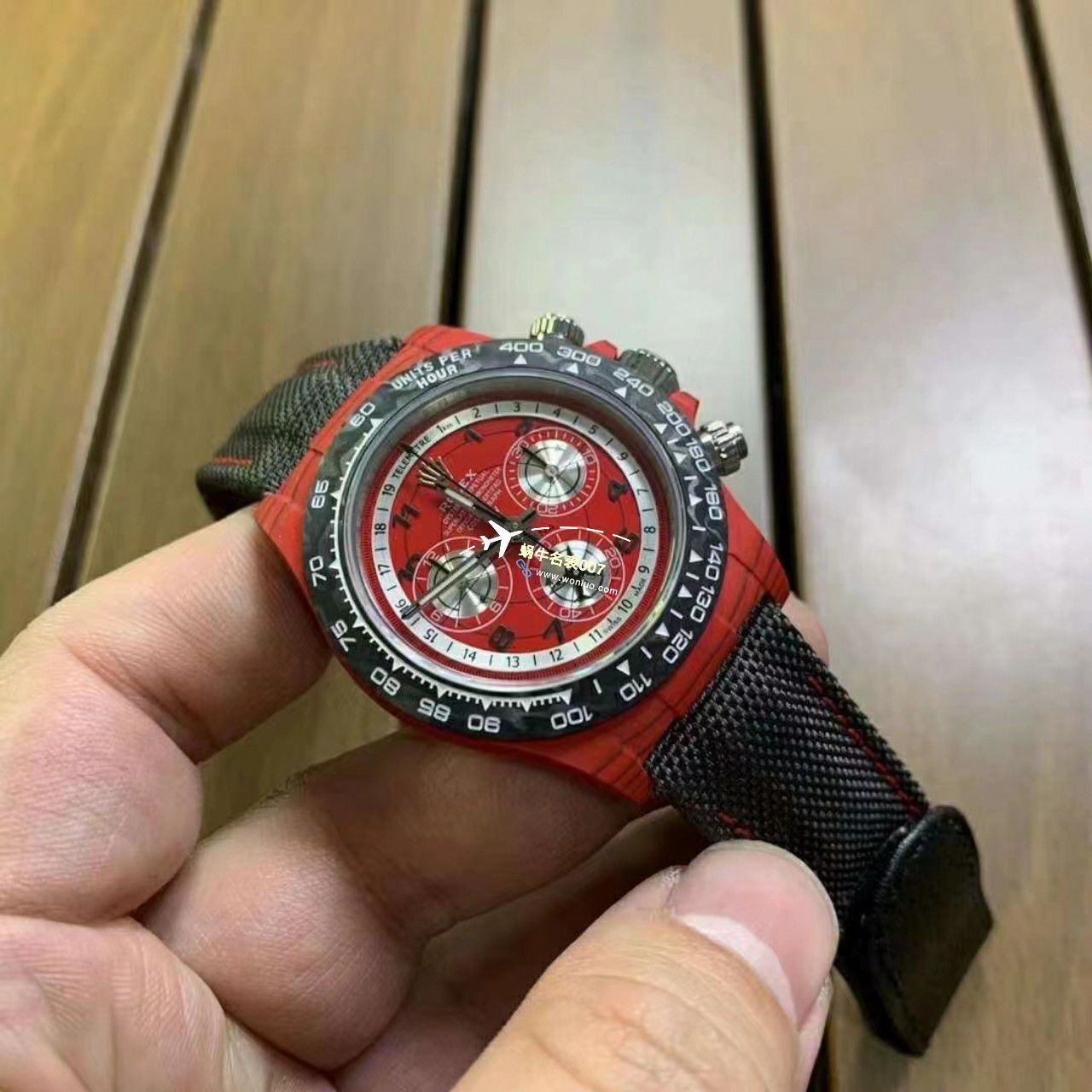 视频评测Diw顶配碳纤维迪通拿 / R808