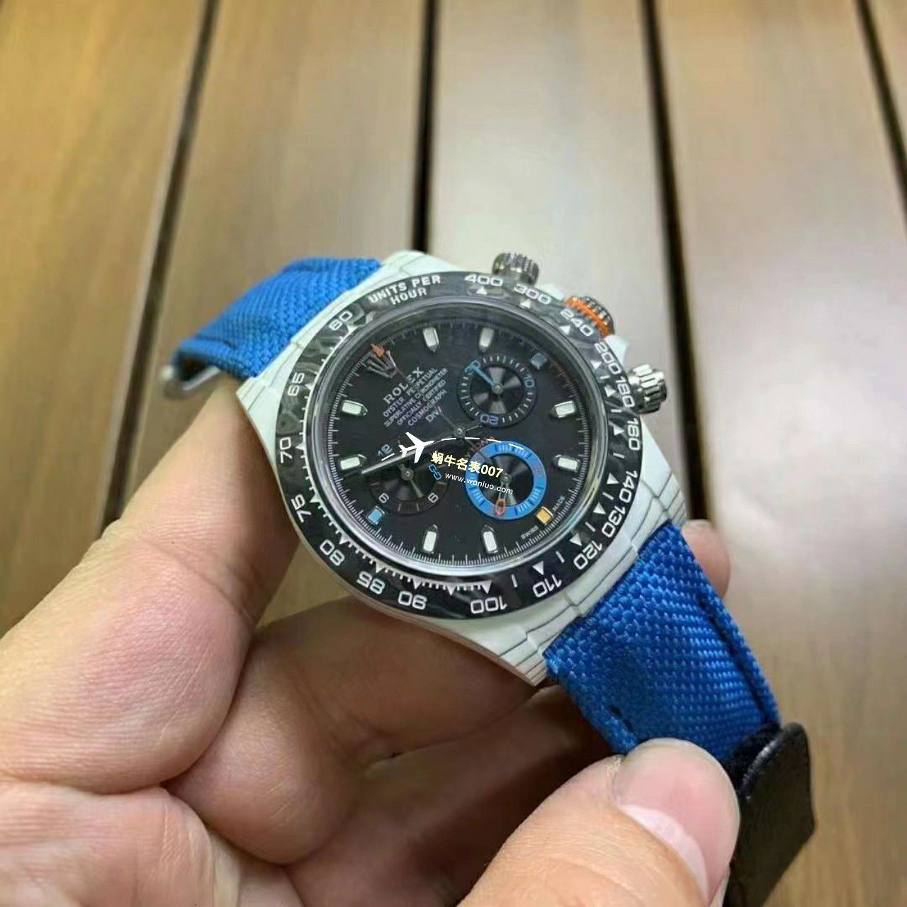 视频评测Diw顶配碳纤维迪通拿 / R808