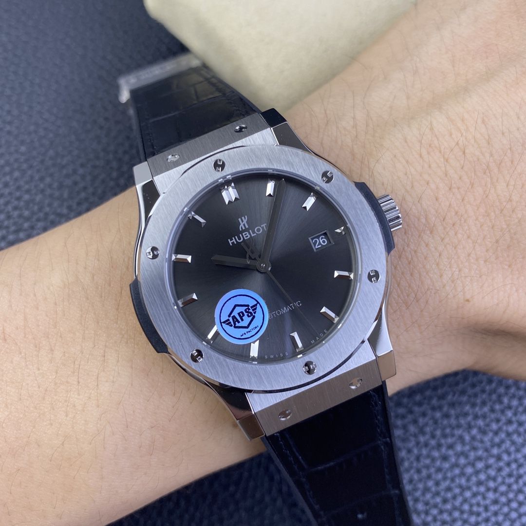 视频评测HUBLOT宇舶表经典融合542.NX.7170.LR，542.OX.7180.LR腕表 / YB130