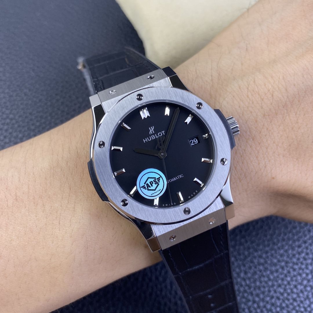 视频评测HUBLOT宇舶表经典融合542.NX.7170.LR，542.OX.7180.LR腕表 / YB130