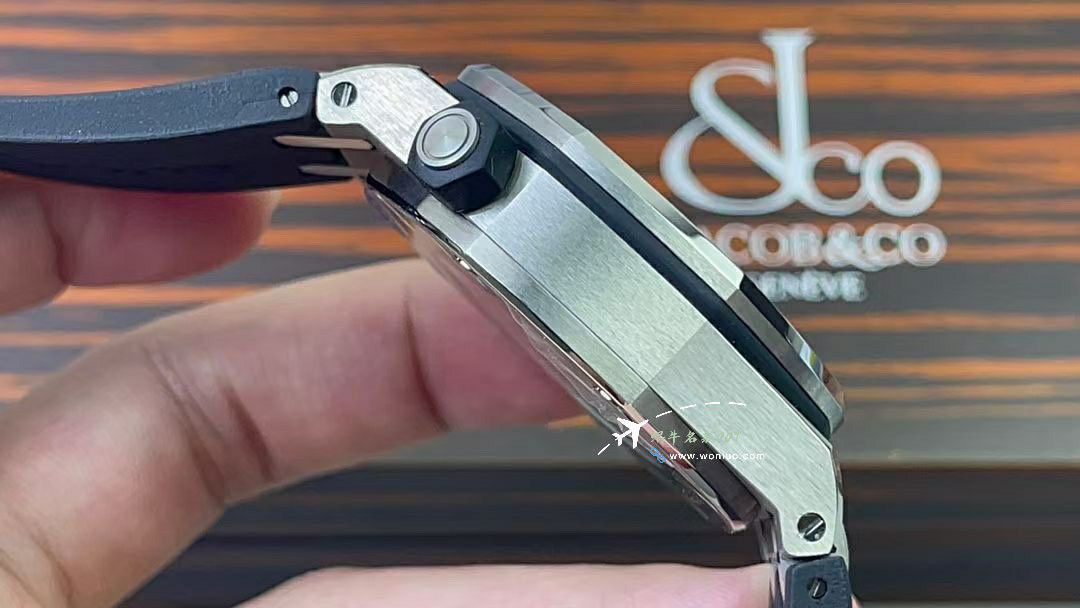 APS爱彼皇家橡树离岸型系列15703ST.OO.D002CA.01腕表 / AP272