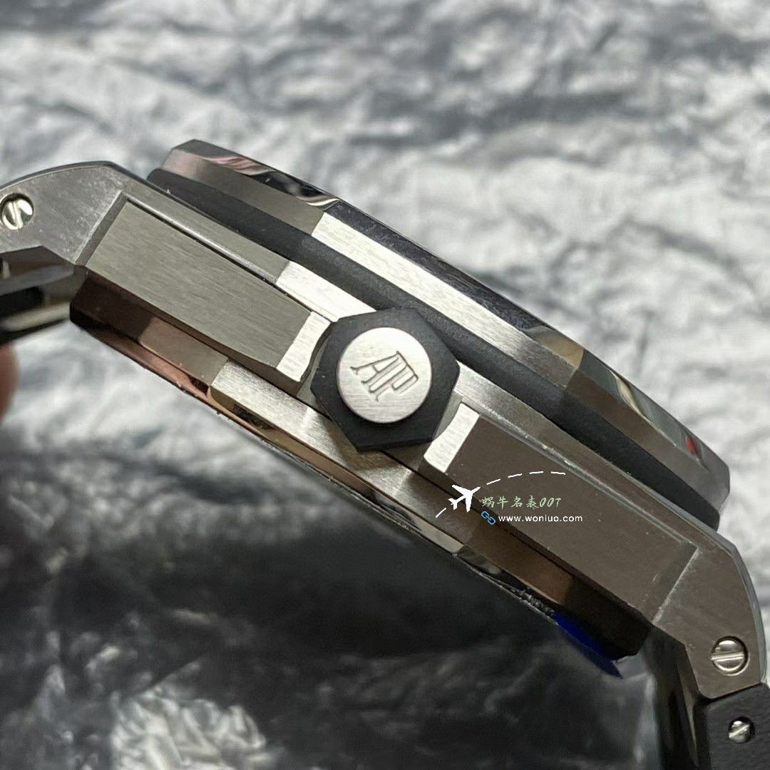 APS爱彼皇家橡树离岸型系列15703ST.OO.D002CA.01腕表 / AP272