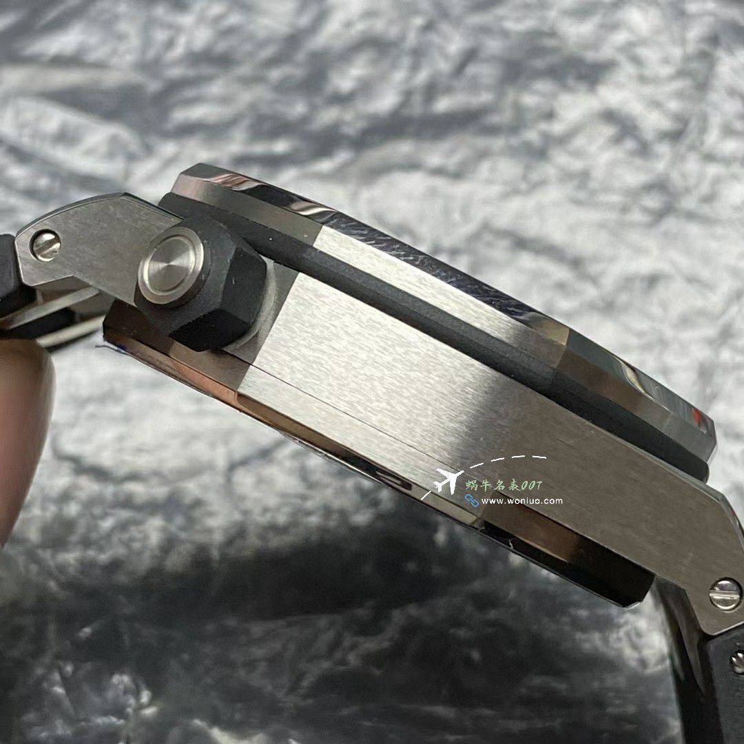 APS爱彼皇家橡树离岸型系列15703ST.OO.D002CA.01腕表 / AP272