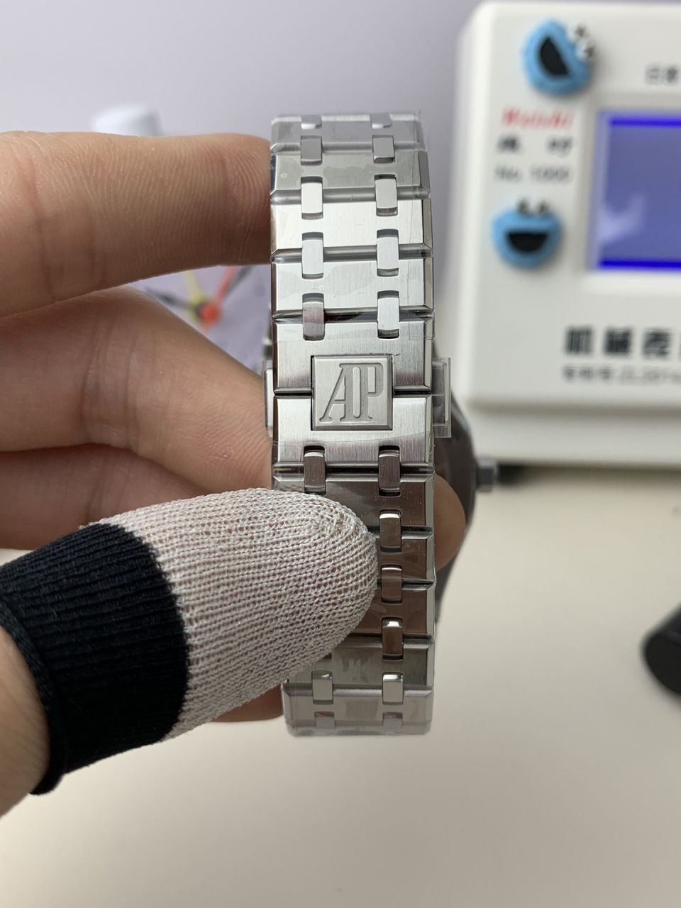 APS爱彼皇家橡树系列15500ST.OO.1220ST.04腕表 / AP273