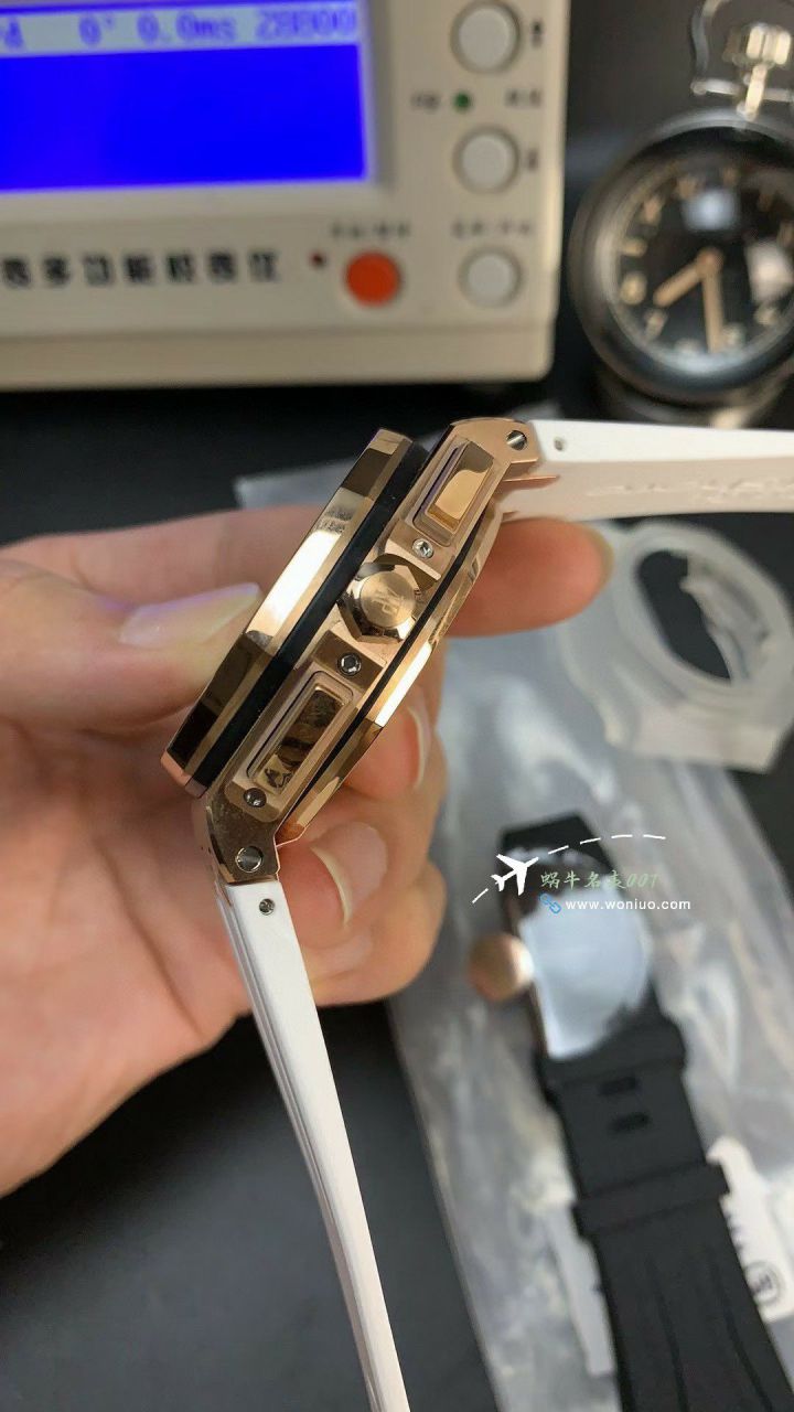 APF爱彼皇家橡树离岸型系列26408OR.OO.A010CA.01腕表 / AP275