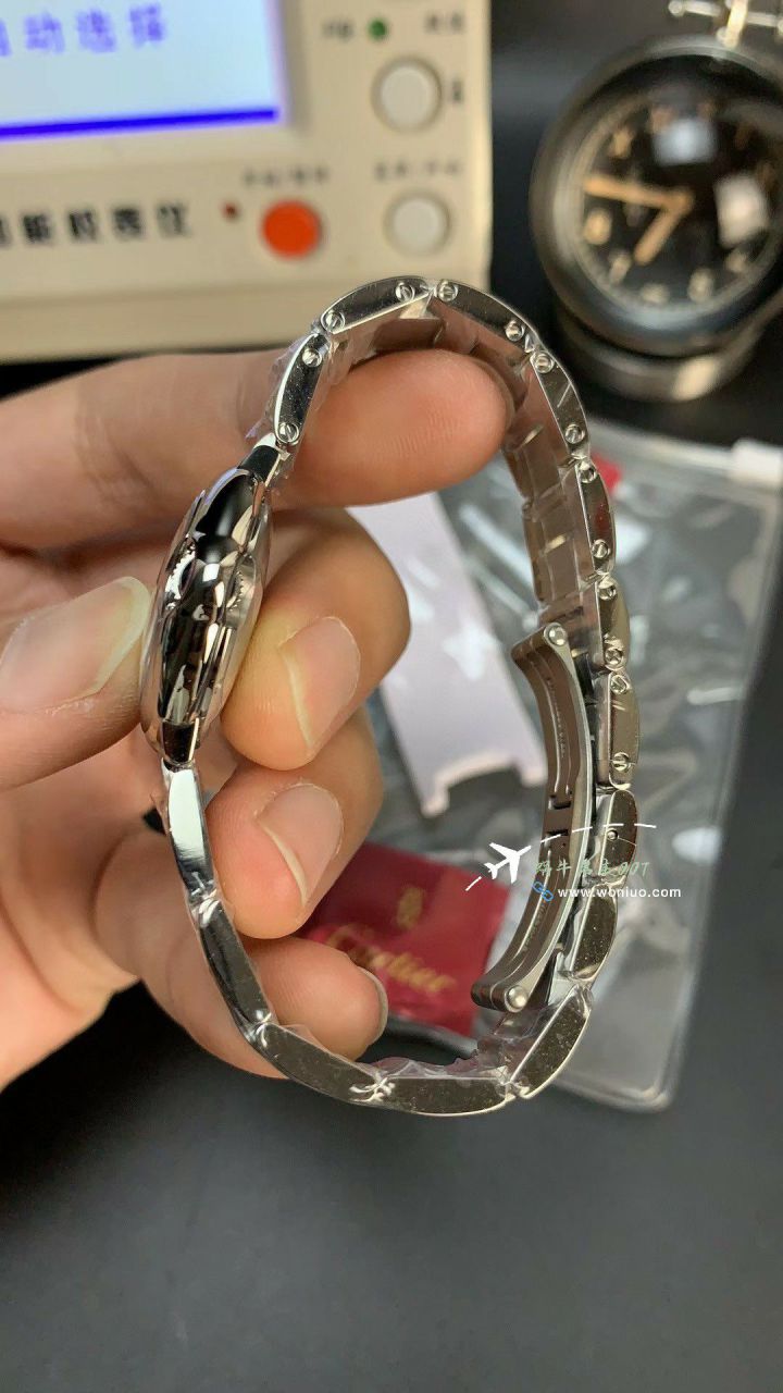 AF女表卡地亚蓝气球28毫米系列W6920038手表 / K372